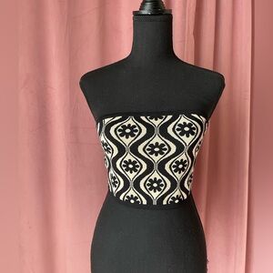 Finders Keepers Black and Cream Patterned Crop Top
